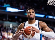 米兰体育官网-雄鹿遭遇伤病困扰，字母哥成为最大担忧