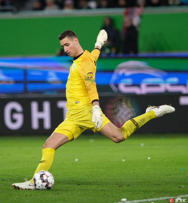 关于霍芬海姆中场核心因伤报销，赛季前景蒙上阴影的信息
