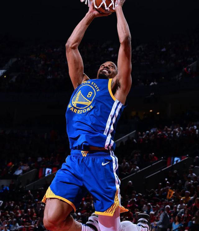 开拓者新援首秀表现抢眼，球队取胜