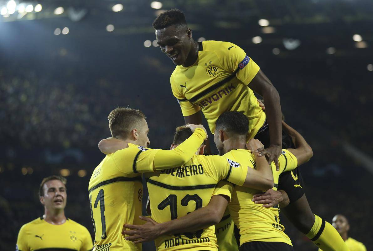 关于多特蒙德队再度击败对手，保持不败战绩的信息