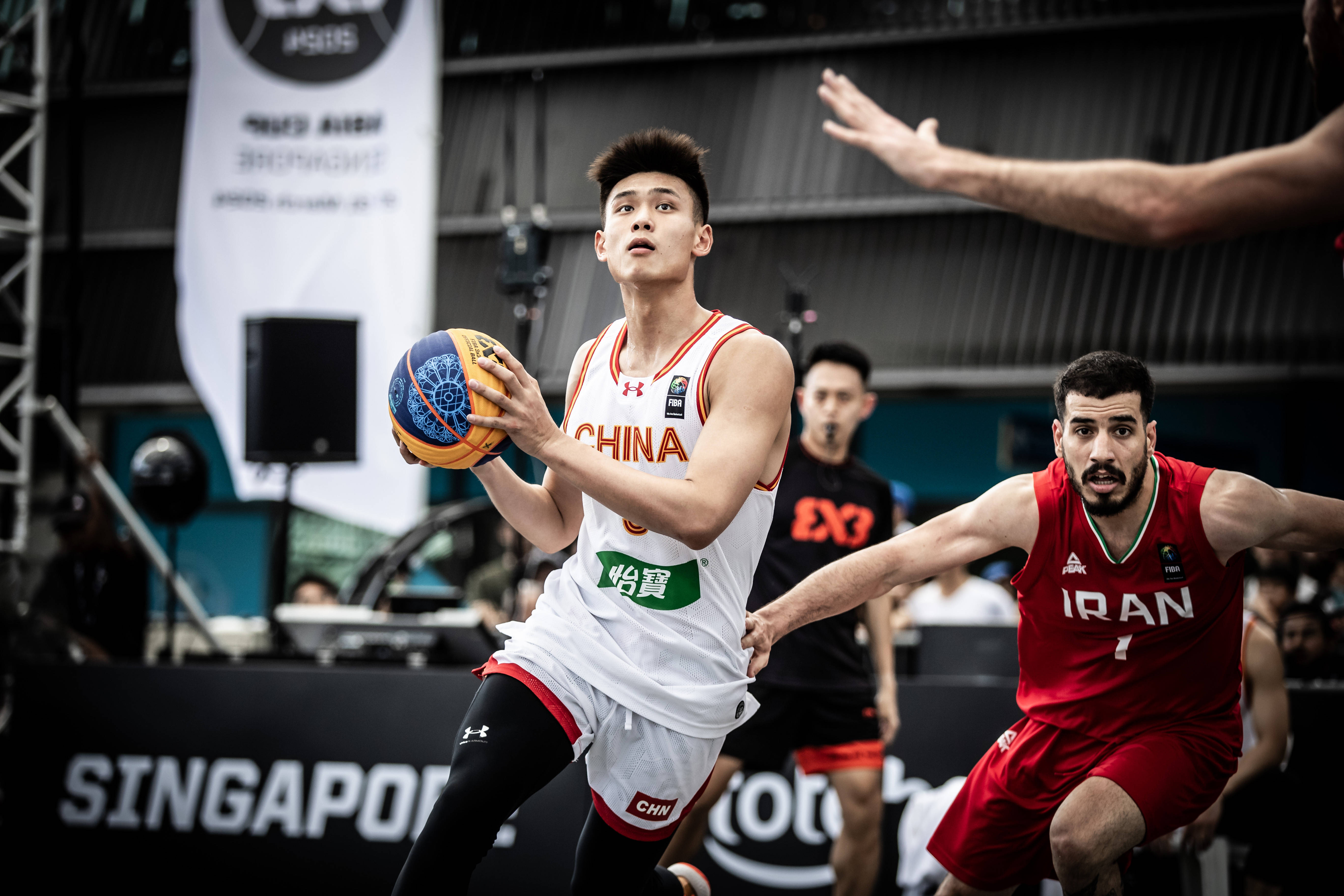 世界级足球比赛，中国队领先一步