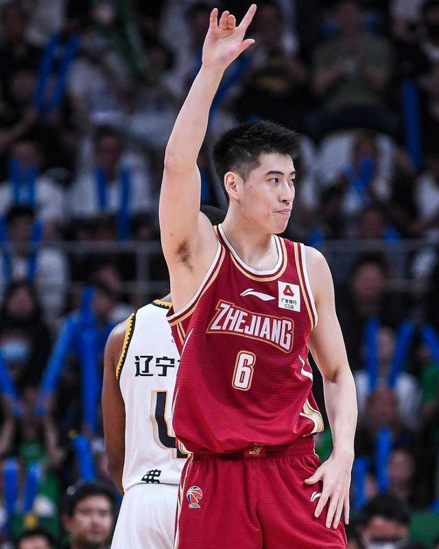 包含诺里奇战胜对手，球队表现抢眼稳住好局的词条