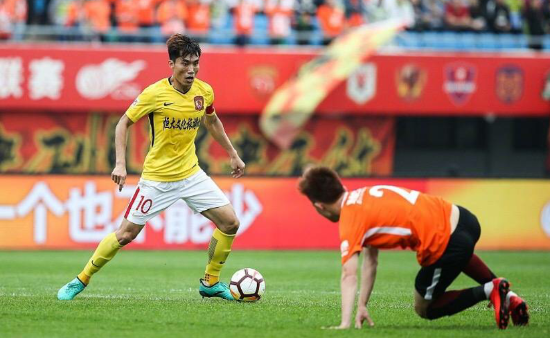 广州恒大将于本周末与大连一方交锋，两队实力均不容小视