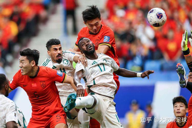 两队在中国足球联赛中展开对决