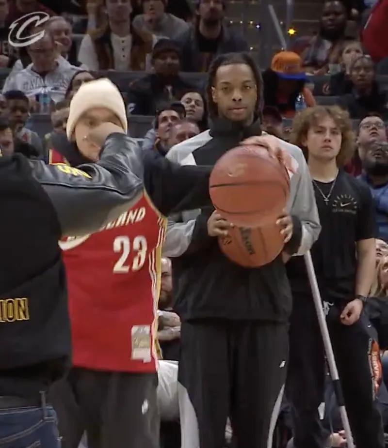 开拓者客场惨败雷霆，全队受挫