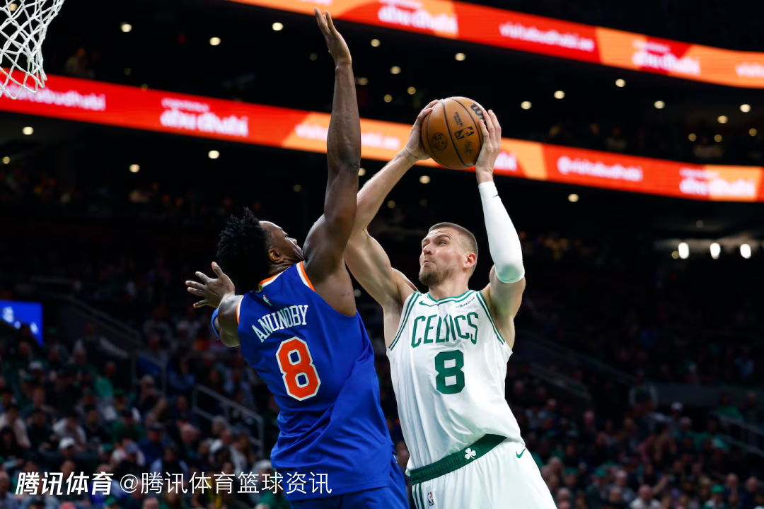 尼克斯胜骑士，波尔津吉斯得分王