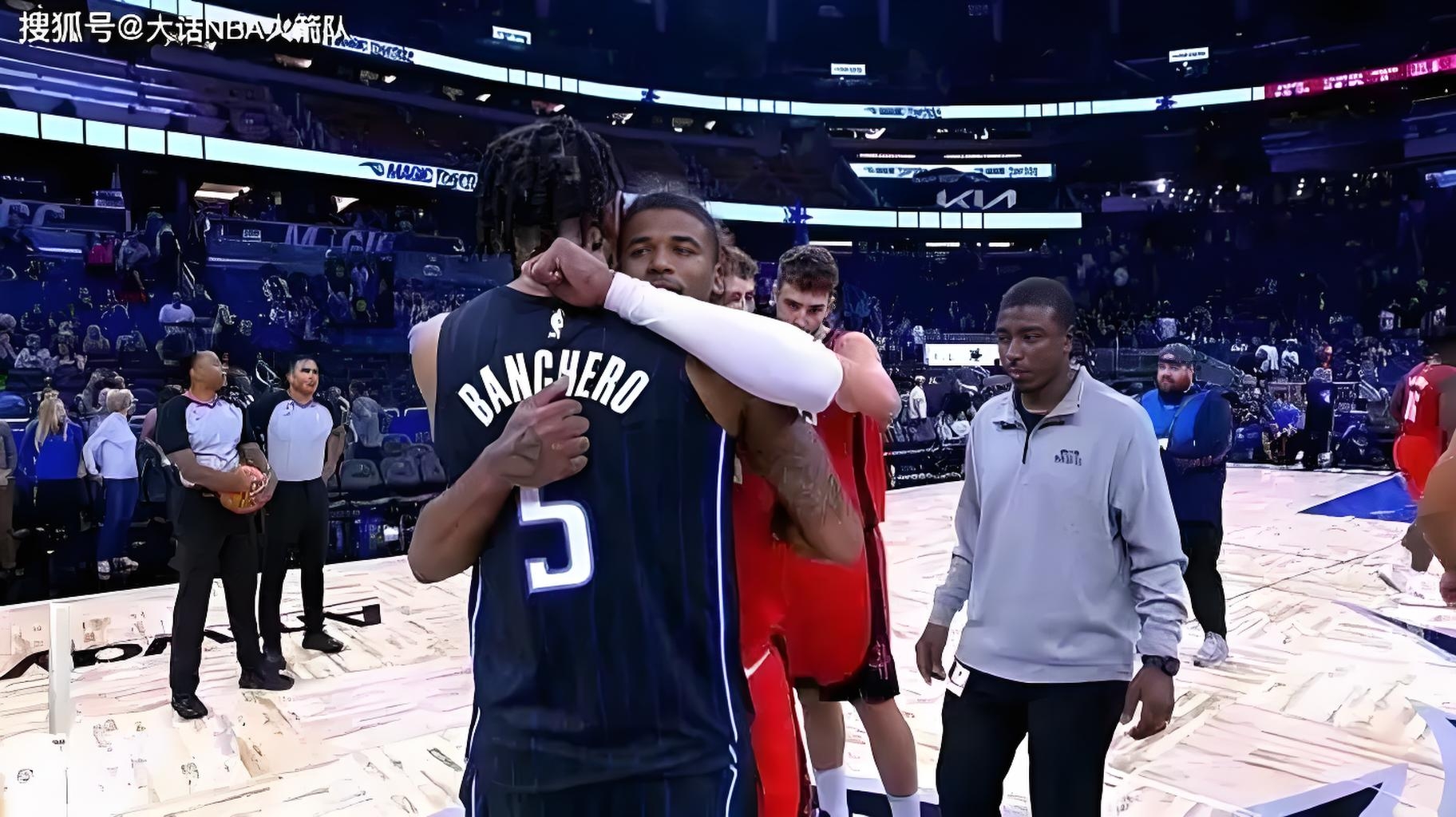 火箭客场战胜快船，两连胜